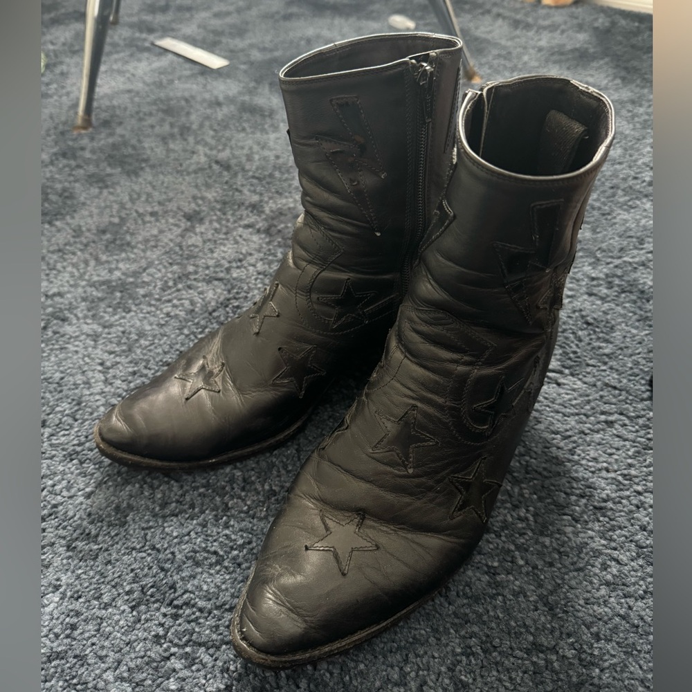 Richard of character the star boots